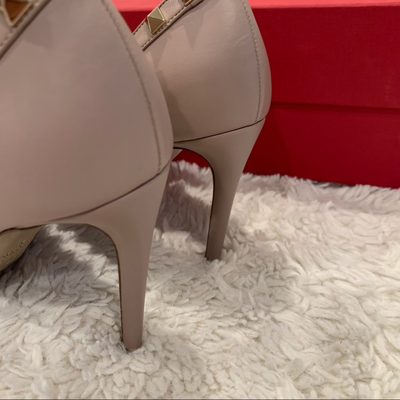 Valentino Garavani Rockstud Pumps 💕 Heels - Picture 8 of 15